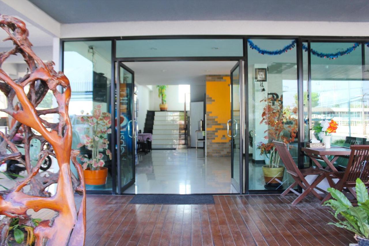 Plus Hotel Loei Exterior foto