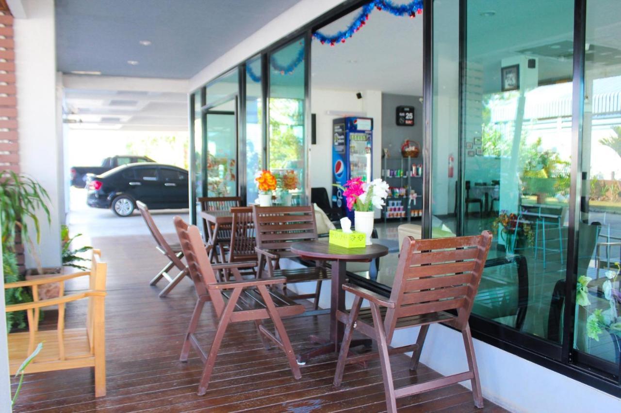 Plus Hotel Loei Exterior foto