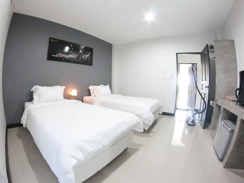 Plus Hotel Loei Exterior foto
