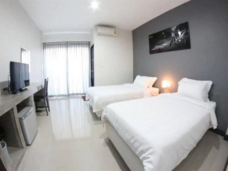 Plus Hotel Loei Exterior foto